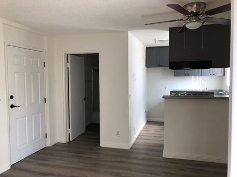 Floor plan for 1 bed, 1 bath, 700 sqft
